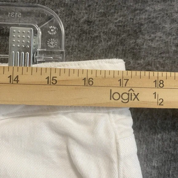 Paige Sarah Longline‎ Denim Shorts Womens 32 White Frayed Distressed Button Fly - Picture 6 of 9